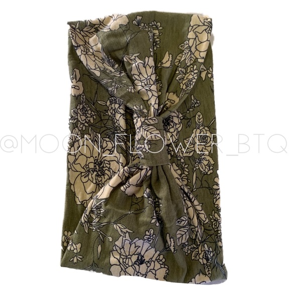 Green Boho Floral Headband - Picture 8 of 11